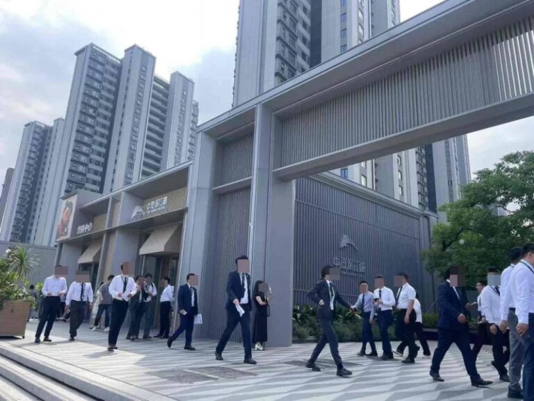 银行开闸万亿救市，龙头房企纷纷签了方针协作协议...